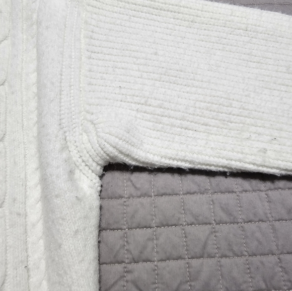 Cable Mockneck - Picture 3 of 10